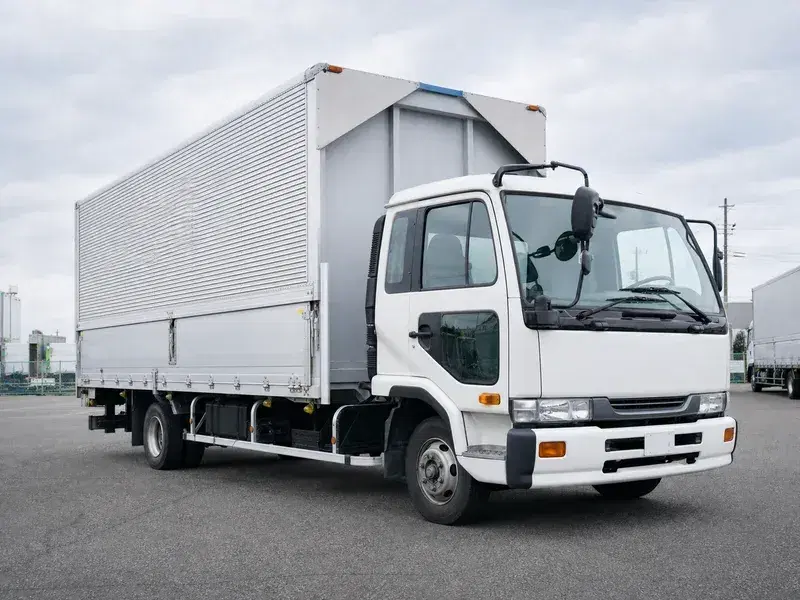 中型トラック